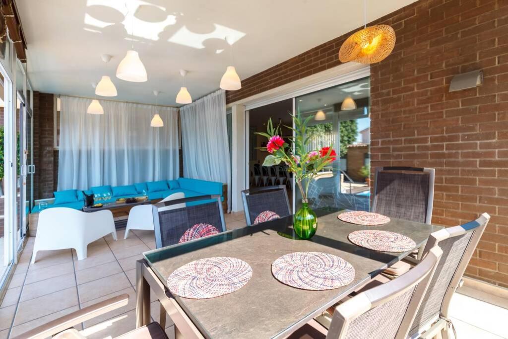 Villa Wine Experience Cambrils - Wine, Art & Games Екстериор снимка