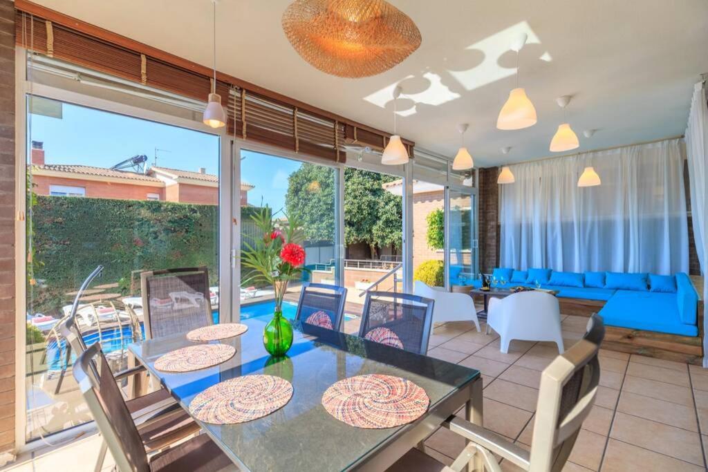 Villa Wine Experience Cambrils - Wine, Art & Games Екстериор снимка