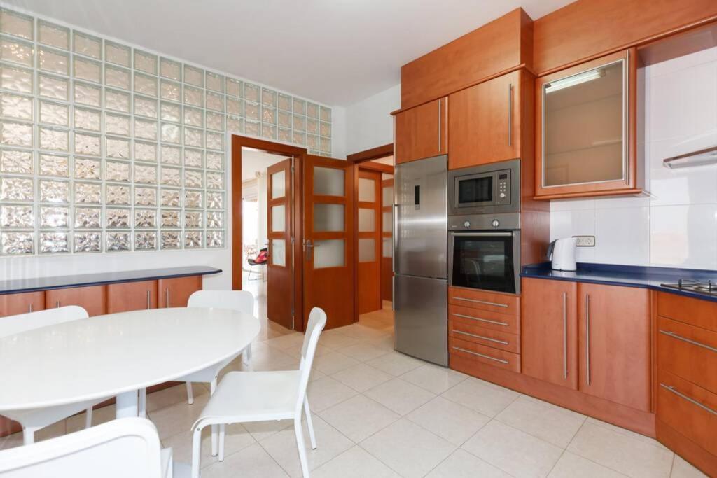 Villa Wine Experience Cambrils - Wine, Art & Games Екстериор снимка