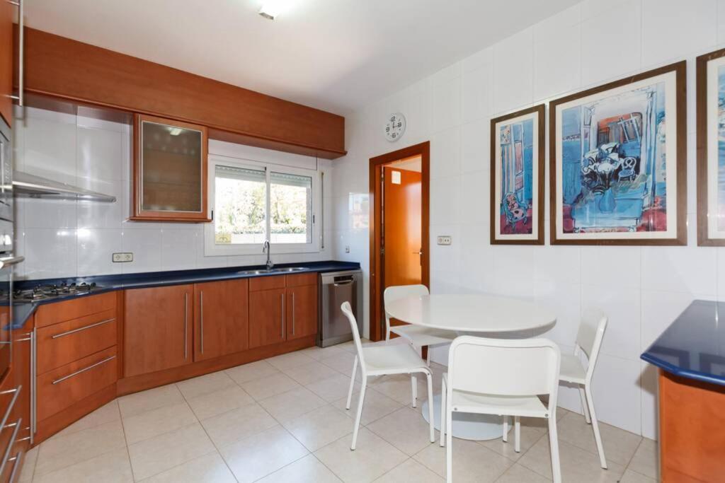 Villa Wine Experience Cambrils - Wine, Art & Games Екстериор снимка