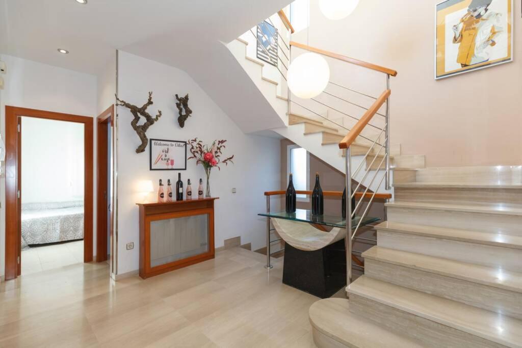 Villa Wine Experience Cambrils - Wine, Art & Games Екстериор снимка