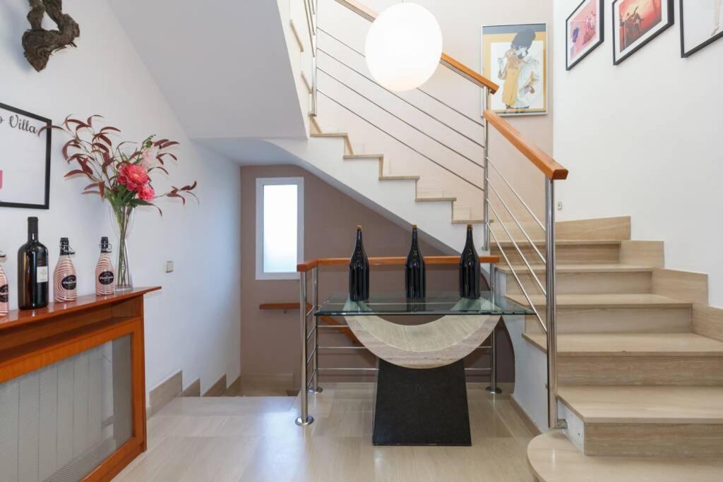 Villa Wine Experience Cambrils - Wine, Art & Games Екстериор снимка
