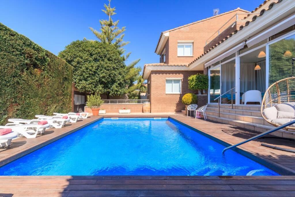 Villa Wine Experience Cambrils - Wine, Art & Games Екстериор снимка